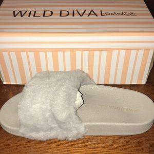 Fashion Nova Fuzzy Wonders Sliders